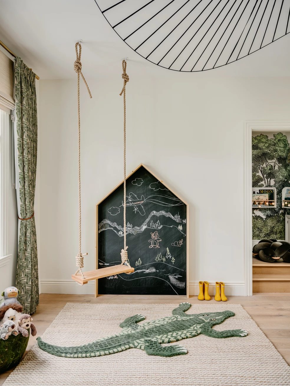 Kids' room with swing