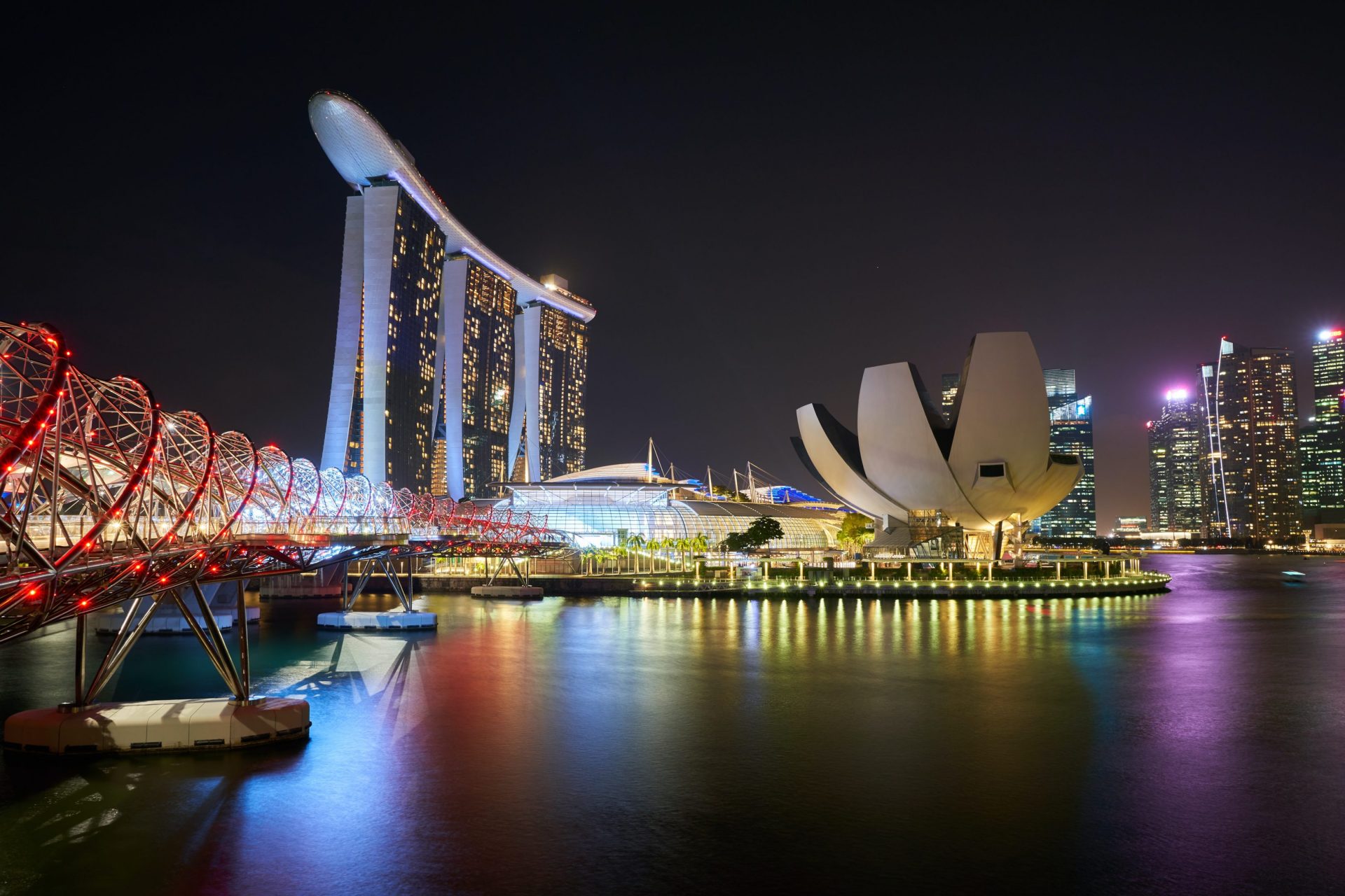 Image of Marina bay in Singapore at night