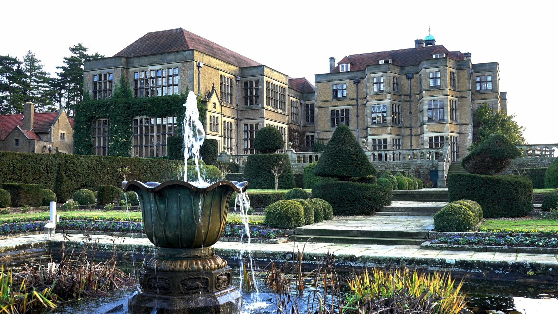 Houses with water features are usually renovated with trendy block paving